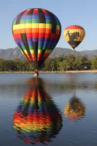 BalloonTouchdownOnLakeCMSilver